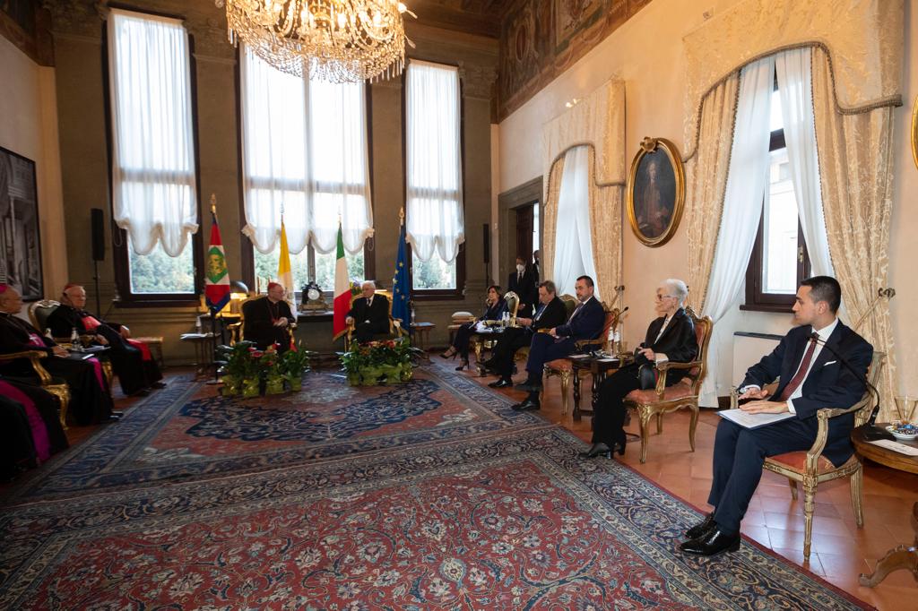 ItalyMFA_int's tweet photo. FM @luigidimaio participated in the Ceremony for the 93 anniversary of the Lateran Treaty and 38 anniversary of the Agreement amending Concordat between Italy and the Holy See, in the presence of President of 🇮🇹 Republic Sergio #Mattarella and highest offices of 🇮🇹 State and 🇻🇦 https://t.co/9qPHZ3LEnc