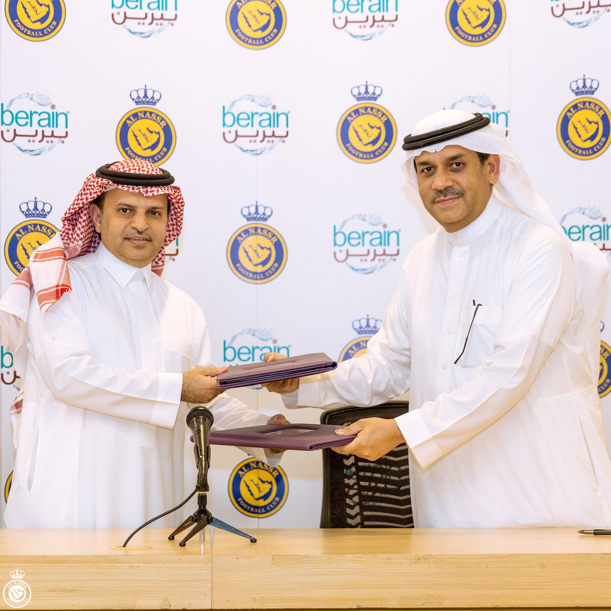 AlNassrFC's tweet photo. بيريـن المياه الرسمية لنادي #النصر 🤝

اهـلًا بكم @Berain_water 🤩 https://t.co/NR00hdgCSb