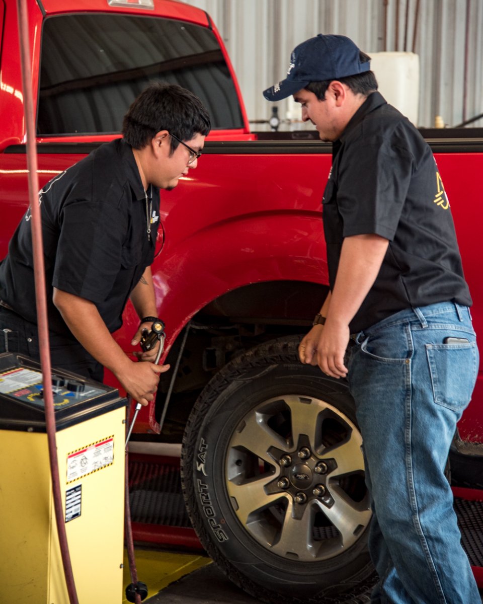 MastersLube's tweet image. Wherever the road takes you this spring break, the trusted team at Lube Master will make sure your vehicle is ready for the drive! Schedule an appointment at (956) 399-5854.  #LubeMaster #OilChanges #FuelSystemService