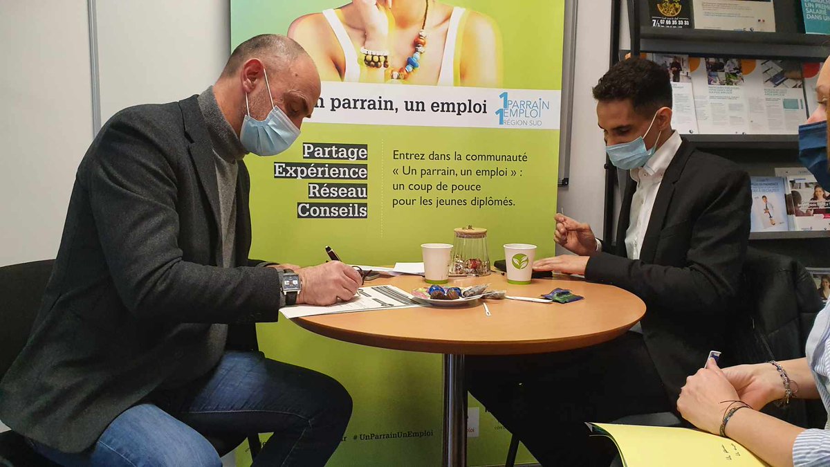 SlitiAstrid's tweet photo. Une belle opération de #parrainage avec un #parrain chargé de belles intentions pour son #filleul et prêt à lui apporter tout son savoir! Merci! https://t.co/luKwBRTttl