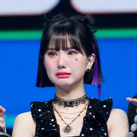 mamkasiara's tweet photo. เรื่อง​ยุบวงมันกระทบกระเทือน​จิตใจ​เมมเบอร์​จีเฟรนมากนะ คนที่เห็นชัดเลยคืออึนฮา อึนฮาไม่เคยเป็นแบบนี้ ติ่งมา7ปีอึนฮาบอบบางก็จริง แต่ตั้งแต่เกิดเรื่อง​อึนฮาร้องไห้​ออกสื่อทุกงาน แทบทุกรายการที่ไปออก คือใจมันเสียไปแล้วนึกออกปะ ไม่รู้​ในใจเค้าทุกข์​ขนาดไหน แบกเรื่องราวไว้มากขนาดไหน https://t.co/KofqokxDKw
