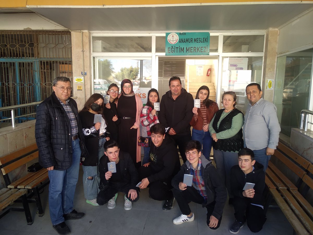 🇩🇪🇹🇷 Almanya yolcusu kalmasın 🔩🔧🔨 Okulumuz kendi adına bir ilke imza atarak Erasmus kapsamında Almanya'ya gidiyor 🇩🇪🥰 Yolculuk öncesi İlce Milli Eğitim Müdürümüz,Esnaf Odası Başkanimiz, Kooperatif Başkanimiz ve Okul Aile Birliği Başkanımız ziyarete geldi 🙂 Teşekkür ederiz🥰