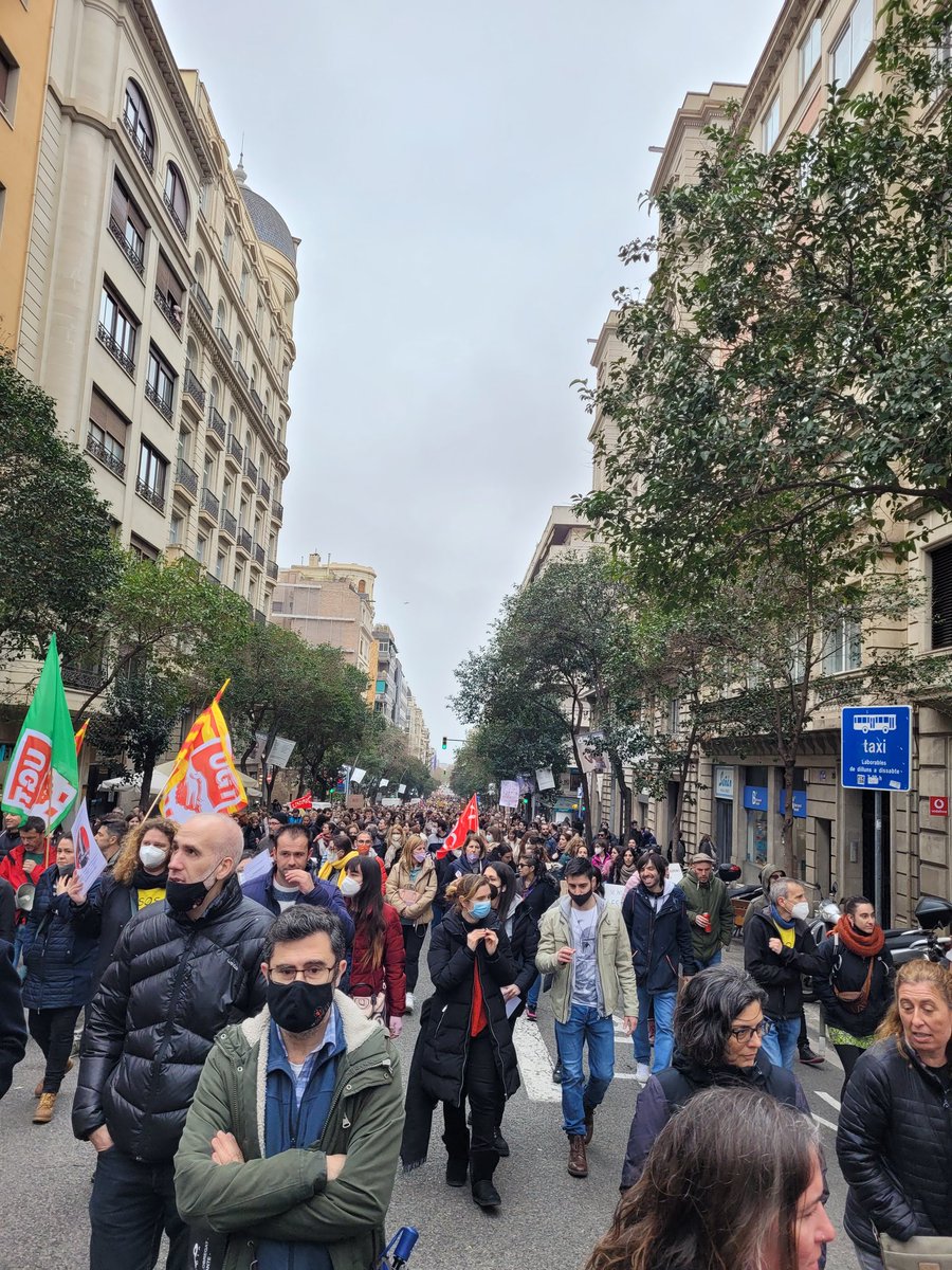 amotiteacher's tweet image. Això no va de #vacances, va de #mancances. Per una #educació pública i de qualitat. #vagaensenyament #vagadocent #VagaEducació #Barcelona