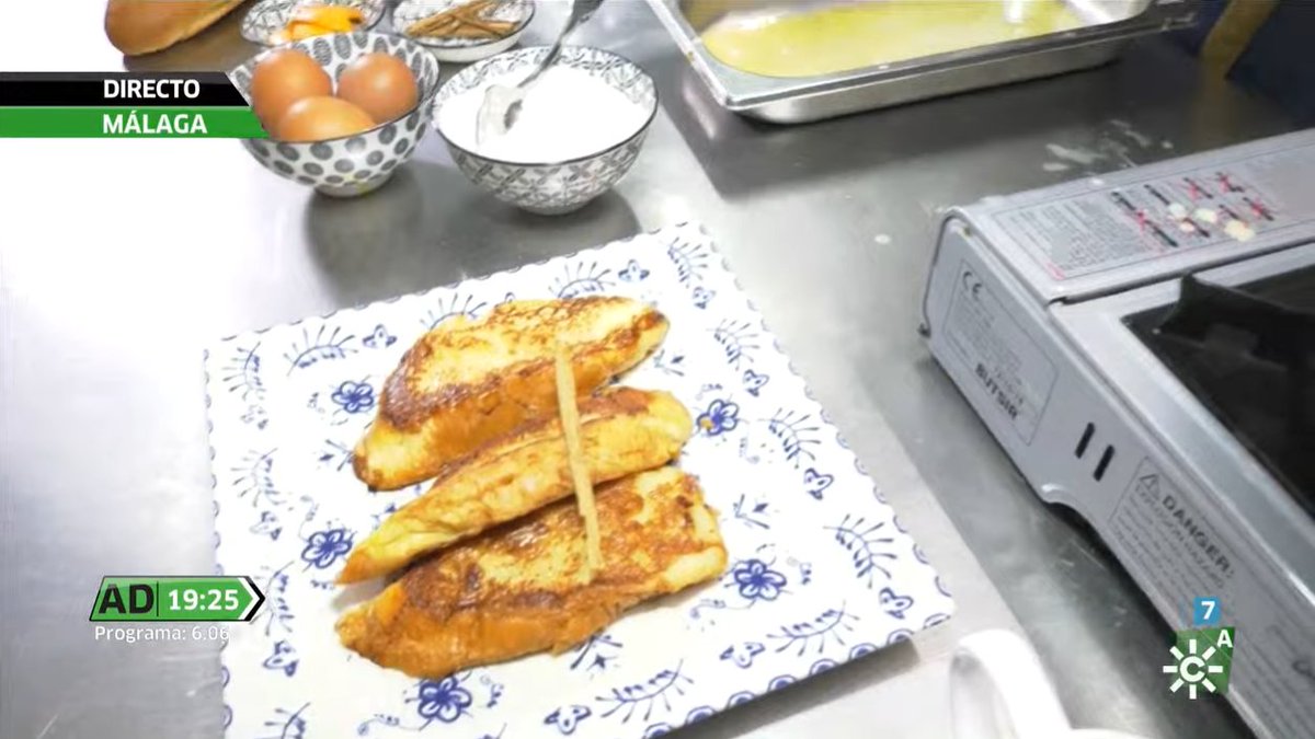 No son las torrijas tradicionales, pero no nos importa. Mandadnos una bandeja, porfa 🙏
🗺️Fuengirola 🎙️@jonatanoliva <a href="/Catischiff/">ObradorDulce &Salado</a>