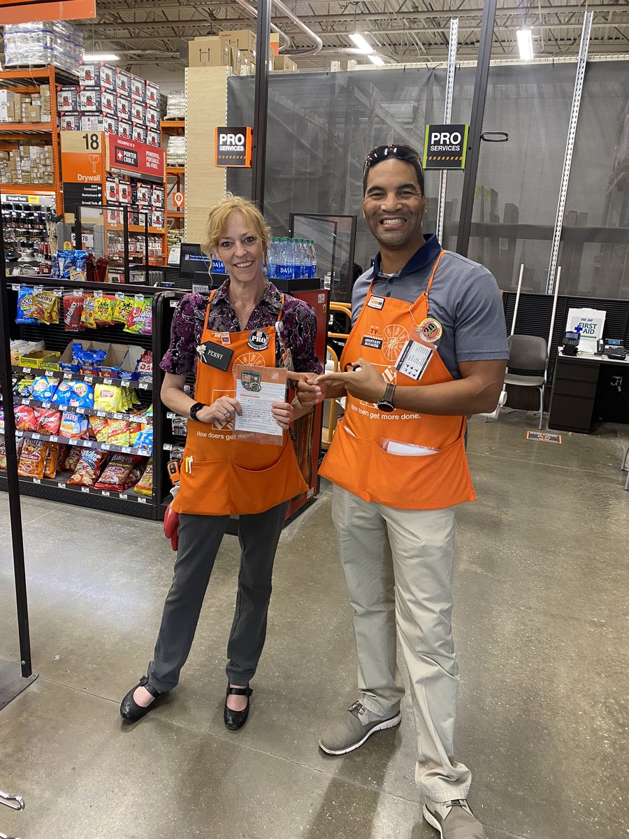 Tre_THD's tweet photo. LOTS of recognition at Sun City’s pro desk today! BIG shout out to our pro loaders, Willie and Arturo Pro DS, Nate and new PASA Penny for all positive feedback from customers. @AllisonR_THD @leighmartin44 @swbbav https://t.co/LOAnFGkYVi