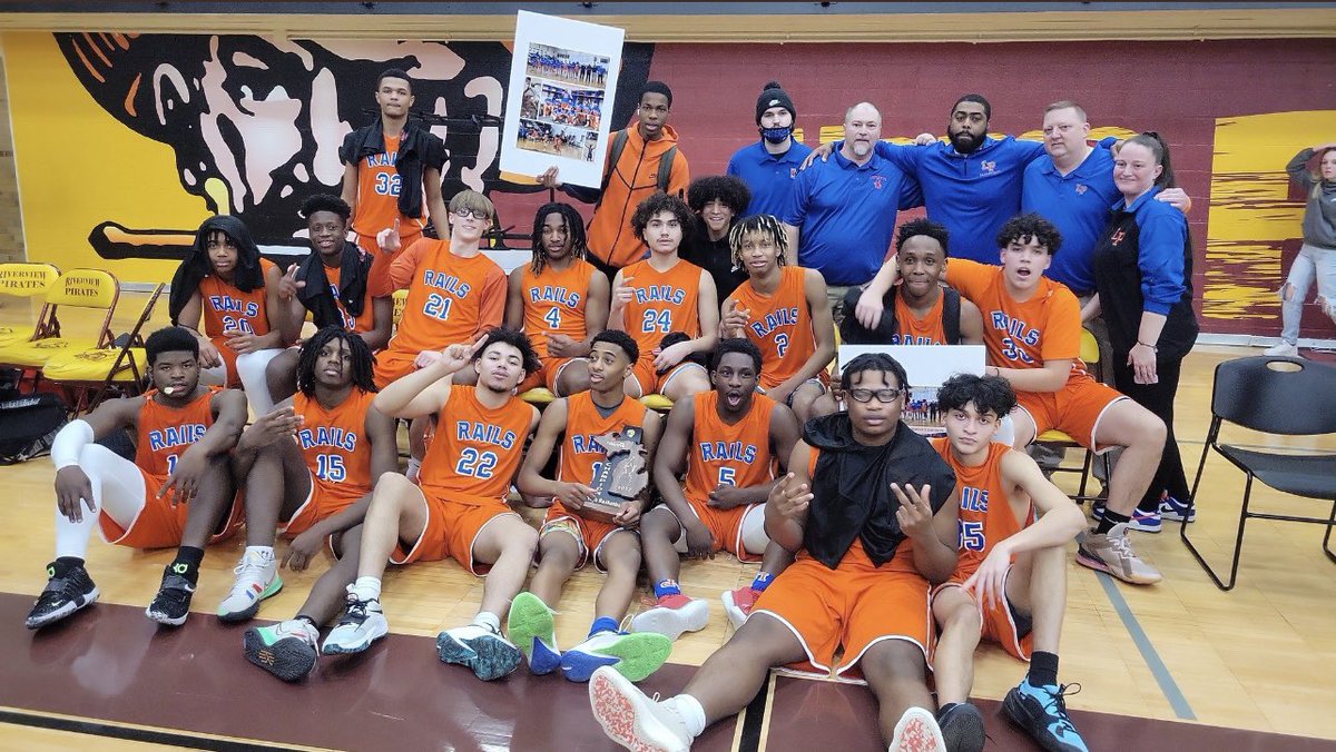 Lincoln_Park_BB's tweet photo. Thank you to our players, parents, coaches, and administrators for an outstanding season. This team had so much to celebrate and be proud of. To our seniors, the impact you had on this program will be felt for years to come. Thank you 🧡💙 #gorails https://t.co/08f2k32jn5