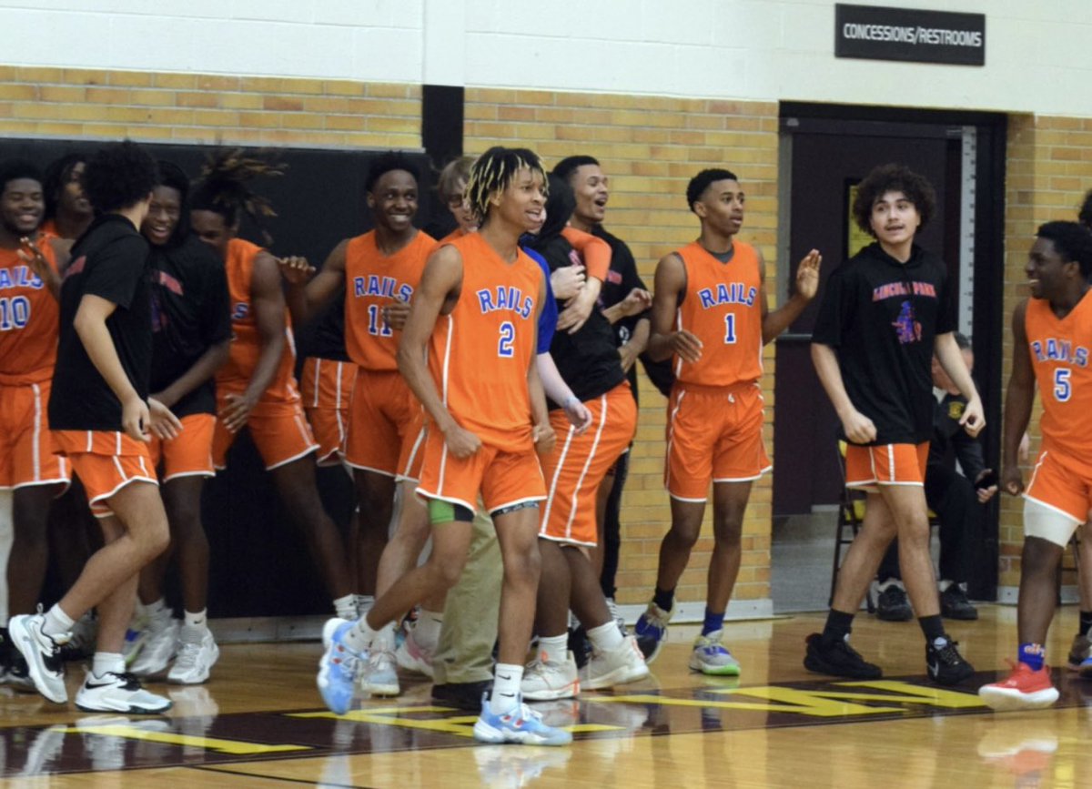 Lincoln_Park_BB's tweet photo. Thank you to our players, parents, coaches, and administrators for an outstanding season. This team had so much to celebrate and be proud of. To our seniors, the impact you had on this program will be felt for years to come. Thank you 🧡💙 #gorails https://t.co/08f2k32jn5