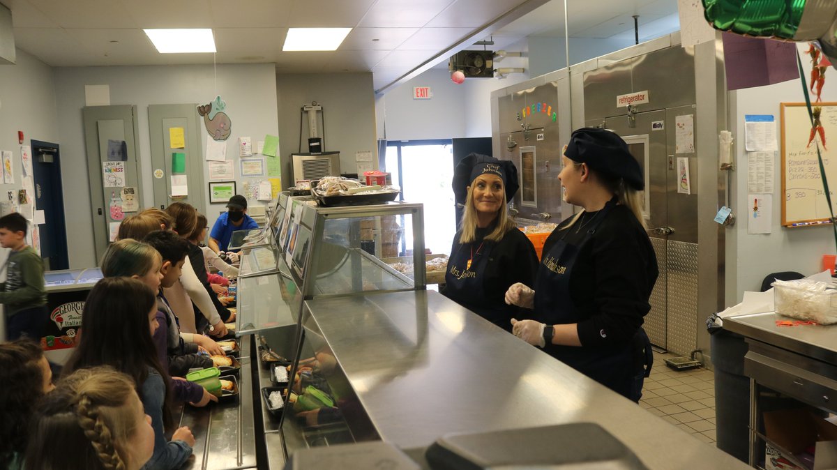 AGCharter's tweet photo. Mrs. Johnson & Mrs. Hendrickson served lunches today as a reward (selected by the students) for ELC raising $45,000 during Raise Craze! All students, even those that packed lunches, also received a sweet treat for dessert.
#agcharter #spiritandsuccess #raisecraze https://t.co/hO3YSudLXO