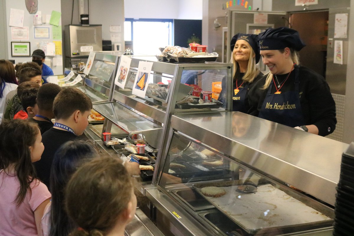 AGCharter's tweet photo. Mrs. Johnson & Mrs. Hendrickson served lunches today as a reward (selected by the students) for ELC raising $45,000 during Raise Craze! All students, even those that packed lunches, also received a sweet treat for dessert.
#agcharter #spiritandsuccess #raisecraze https://t.co/hO3YSudLXO
