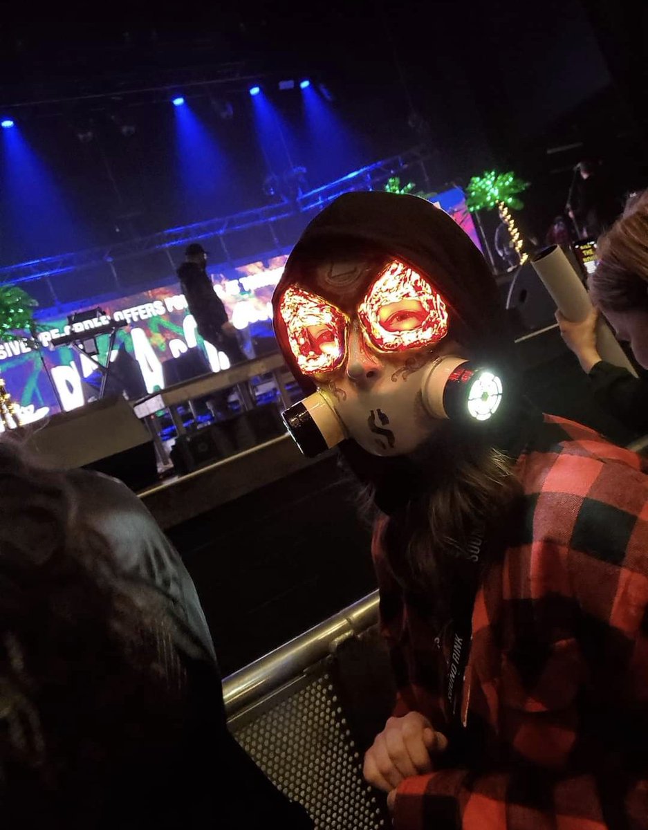 mik0714's tweet photo. Thank you @hollywoodundead for a night I'll never forget! Hope you felt the love from Cincinnati! #HU4L #killthenoisebringthechaos #hollywoodundead https://t.co/PGLzpqCz7e