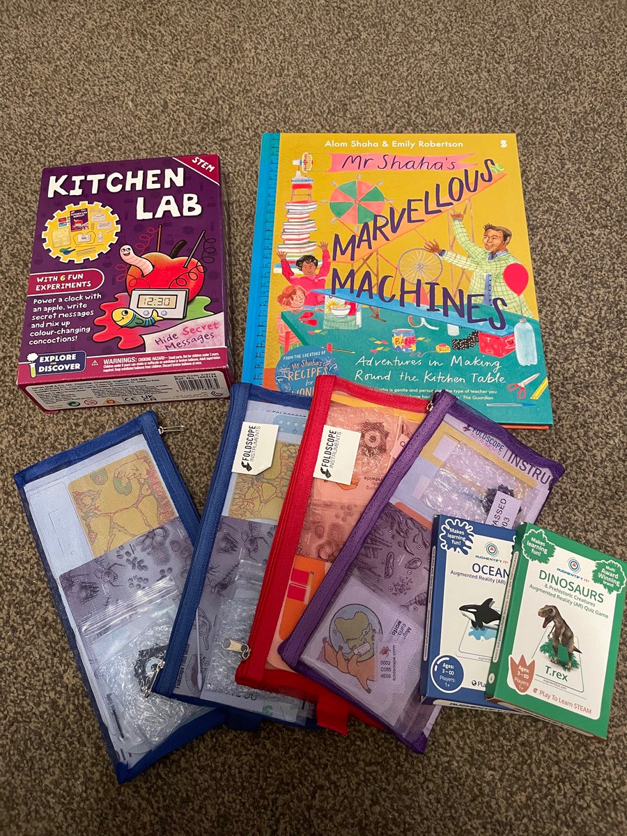 Snotlady5's tweet photo. Just a few of the awesome science prizes I’ve collated for competitions linked to science week ❤️👍 @alomshaha your book is amazing!! @AugmentifyIt they will love your cards & @TeamFoldscope the microscopes are just ace!! https://t.co/TxjMO3jnTL