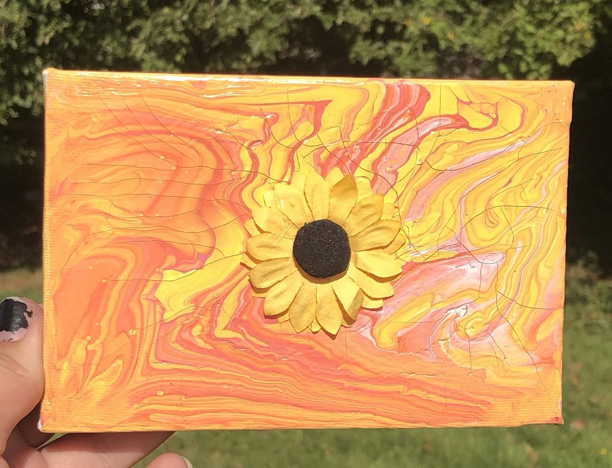 NWAngelArts's tweet photo. 🌻✨ Her heart bloomed sunflowers so she’d always face the light🌻✨

These babies are available in the shop. Perfect for anyone who needs a reminder to always look on the bright side☀️

https://t.co/pR8olrGdcQ https://t.co/riYKDsdyhG
