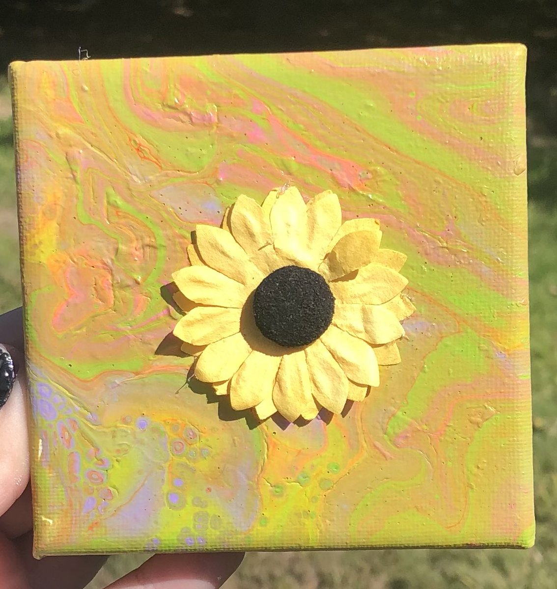 NWAngelArts's tweet photo. 🌻✨ Her heart bloomed sunflowers so she’d always face the light🌻✨

These babies are available in the shop. Perfect for anyone who needs a reminder to always look on the bright side☀️

https://t.co/pR8olrGdcQ https://t.co/riYKDsdyhG