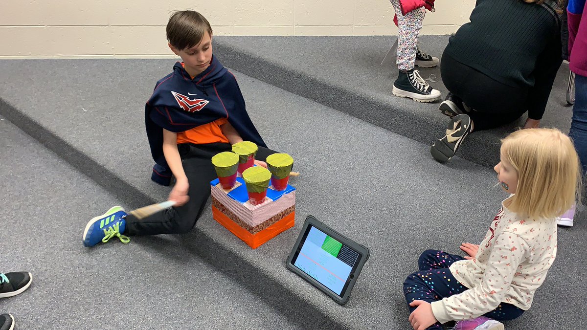 CaseyAult's tweet photo. Drums, guitars, xylophones, and more! 

Fourth graders showed off their invented instruments along with infographics all about a musician of their choice at our showcase event! 🎶🥁🎸🎹 #STEMtastic  @WaukeshaSTEM https://t.co/SLoJ7emQJr