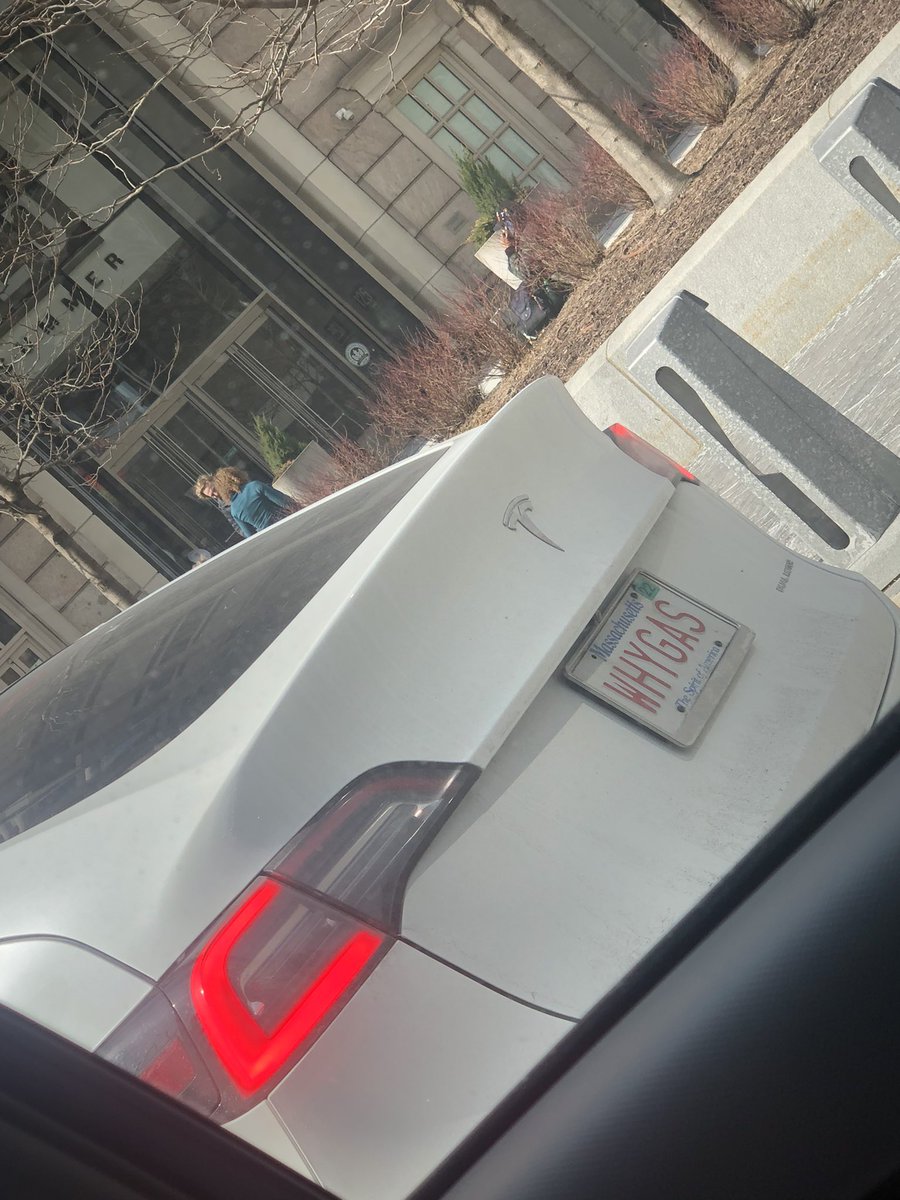 Cryptogaucho1's tweet photo. Found what I think may be a #Hathorian car today on the st.
$HTR why gas?
#Hathor @HathorNetwork https://t.co/B7hu6h0Rpt