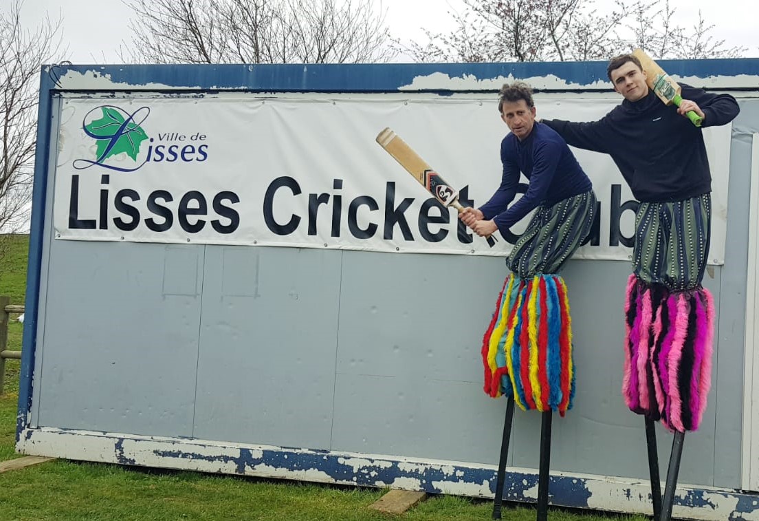 LissesCricket's tweet photo. Quand le Carnaval rencontre le Cricket !🥳

Location: Lisses
Date :12/03/2022 

@grandparissud @CDEssonne https://t.co/ritt9CeU1K
