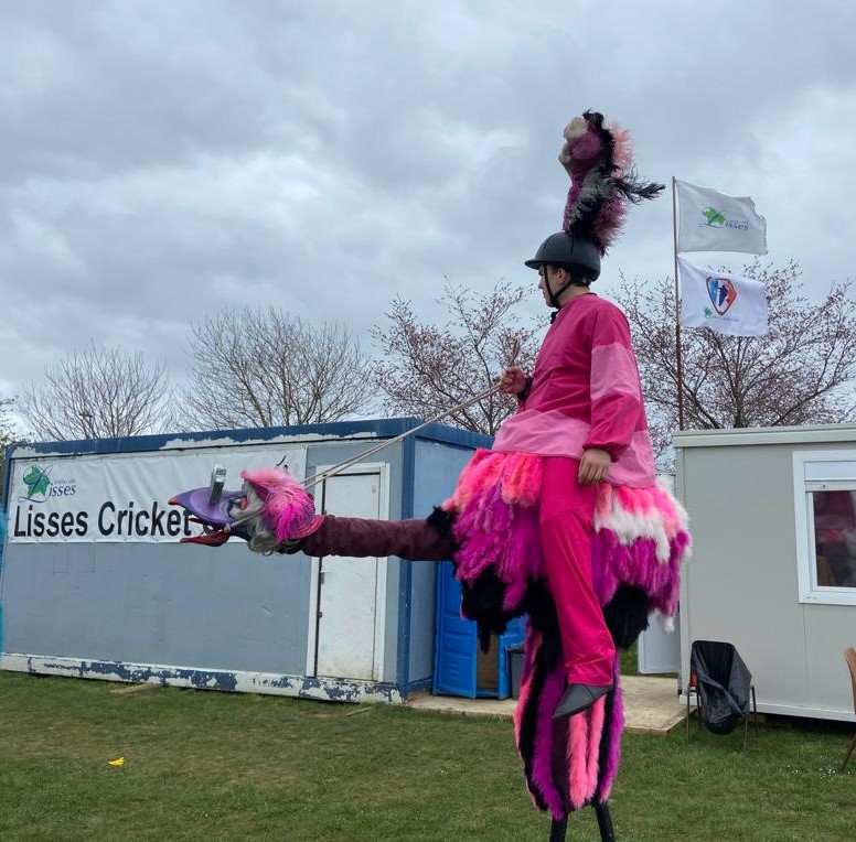 LissesCricket's tweet photo. Quand le Carnaval rencontre le Cricket !🥳

Location: Lisses
Date :12/03/2022 

@grandparissud @CDEssonne https://t.co/ritt9CeU1K