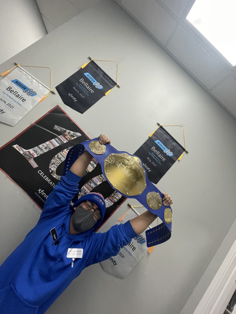 MatiasBlufox's tweet photo. Guess what finally came in the mail today! Our associate Jason showing off our number one belt. Looking forward to keeping it at bellaire 👀 #blufoxmobile #blufox @BlufoxMobileLLC @darin_furillo @Shan_Caldwell01 https://t.co/f4S9FyyGlQ
