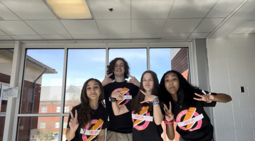 _LandstownDECA's tweet photo. Twin, triple, quadruplet day?! Happy “I ❤️Landstown Week!” @LandstownEagles https://t.co/d0StkpydfI