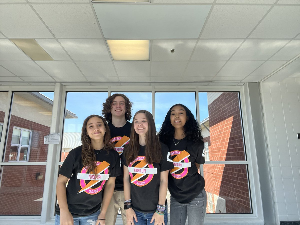 _LandstownDECA's tweet photo. Twin, triple, quadruplet day?! Happy “I ❤️Landstown Week!” @LandstownEagles https://t.co/d0StkpydfI