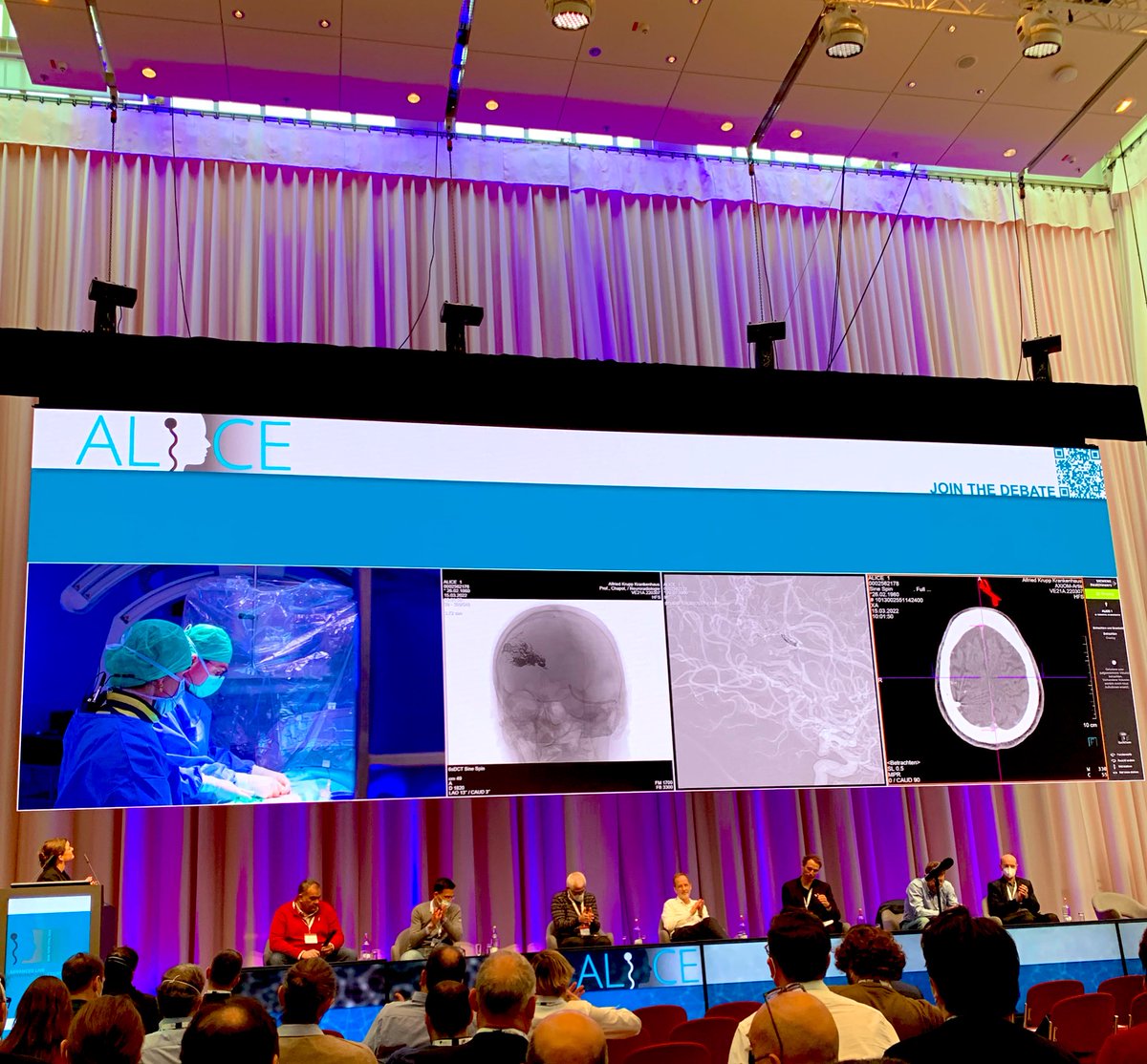 RobertoCorrea__'s tweet photo. ALICE 2022, Essen. Live Neurointerventional Course. @nicoromeromd @VirTauli
#alicethecourse #chapot https://t.co/NFut7je3ga