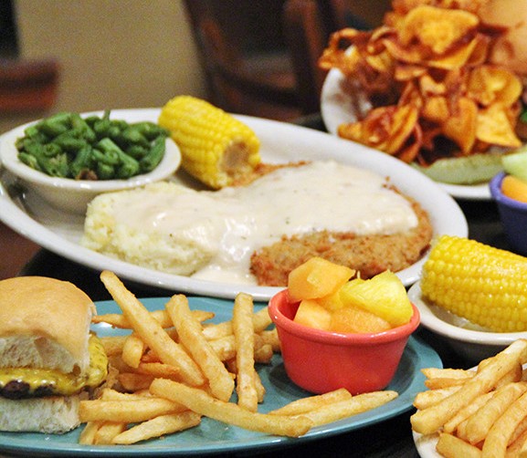 BricksRiver's tweet photo. When your table looks like this, you know you're in for a great meal! 😍
.
💻 https://t.co/rOlJYiWrPA⁣⁣
📍 1205 Main St, Bandera, TX 78003⁣⁣
📞 830-796-9900 Takeout &amp; Dine-in

#BricksRiverCafe #Bandera #Texas #TXeats #TexasLife #TexasMade #FeedFeed #SouthernEats https://t.co/yu93I0AiMf
