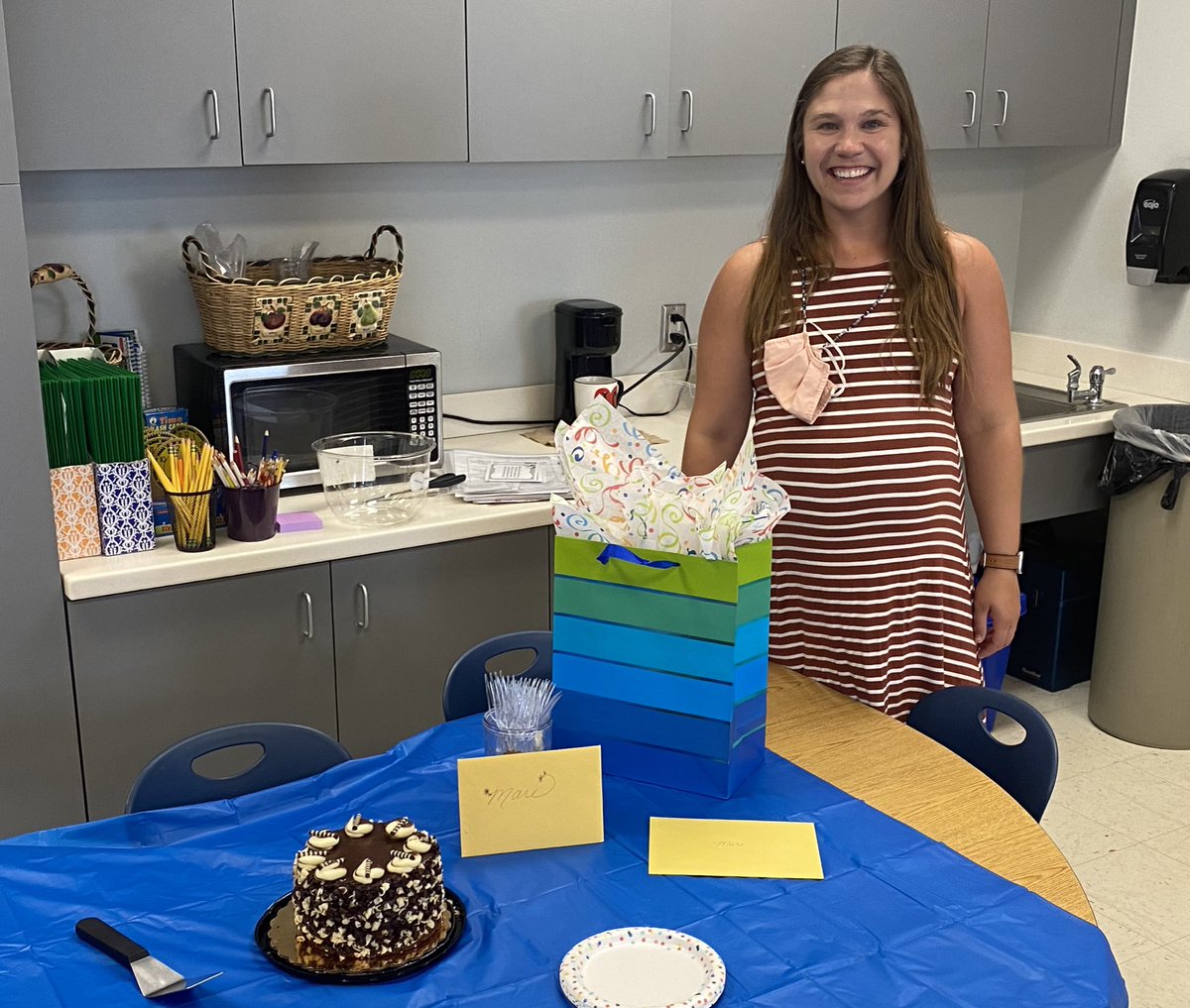 Grade 3 celebrated Mrs. Glynn today! Congratulations Mrs. Glynn! We cannot wait to meet your new addition! <a href="/LeeSchools/">School District of Lee County</a> <a href="/GlynnMare/">Mare Glynn</a>