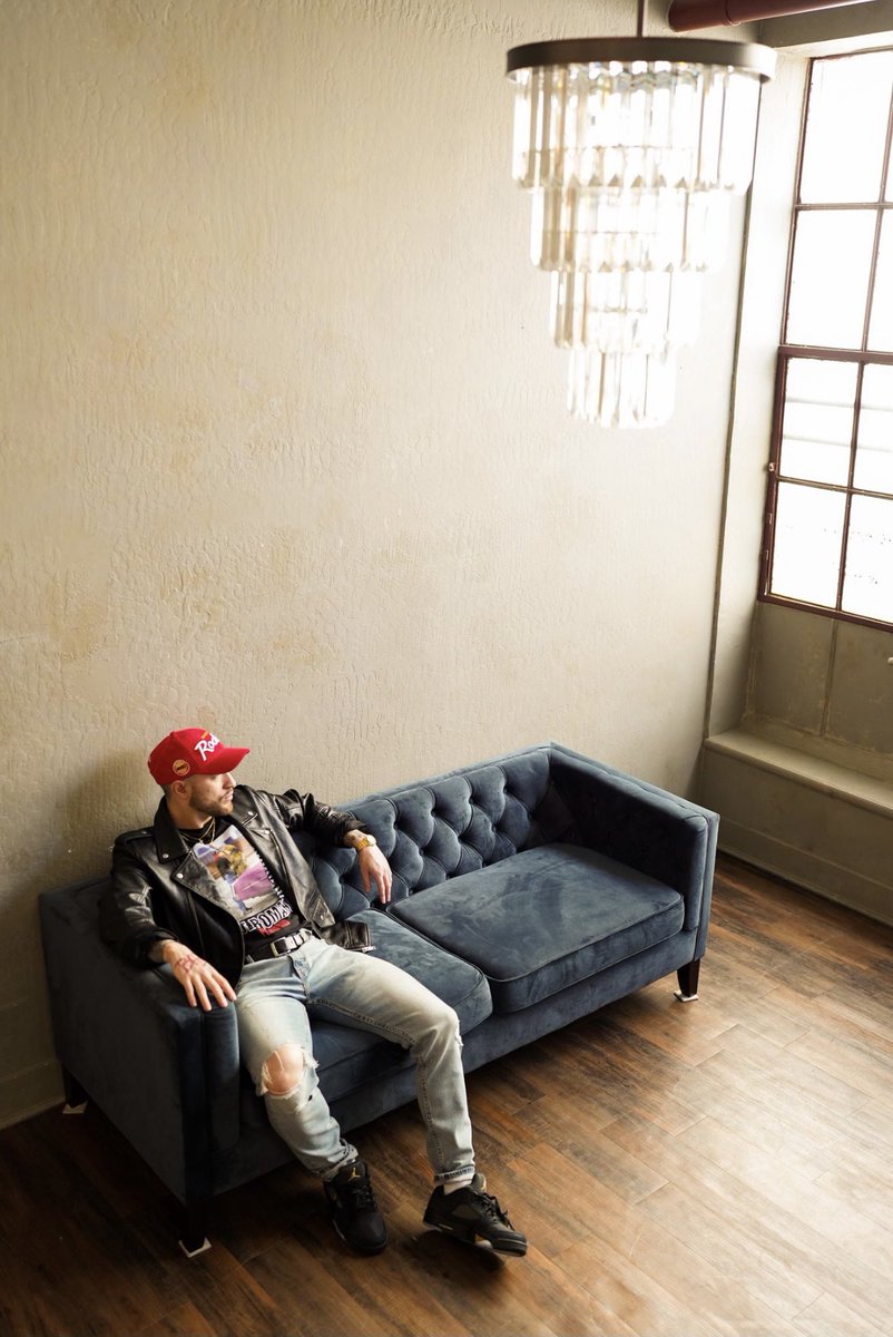 DxcHoliday's tweet photo. New Era. https://t.co/m4o3pqhX21