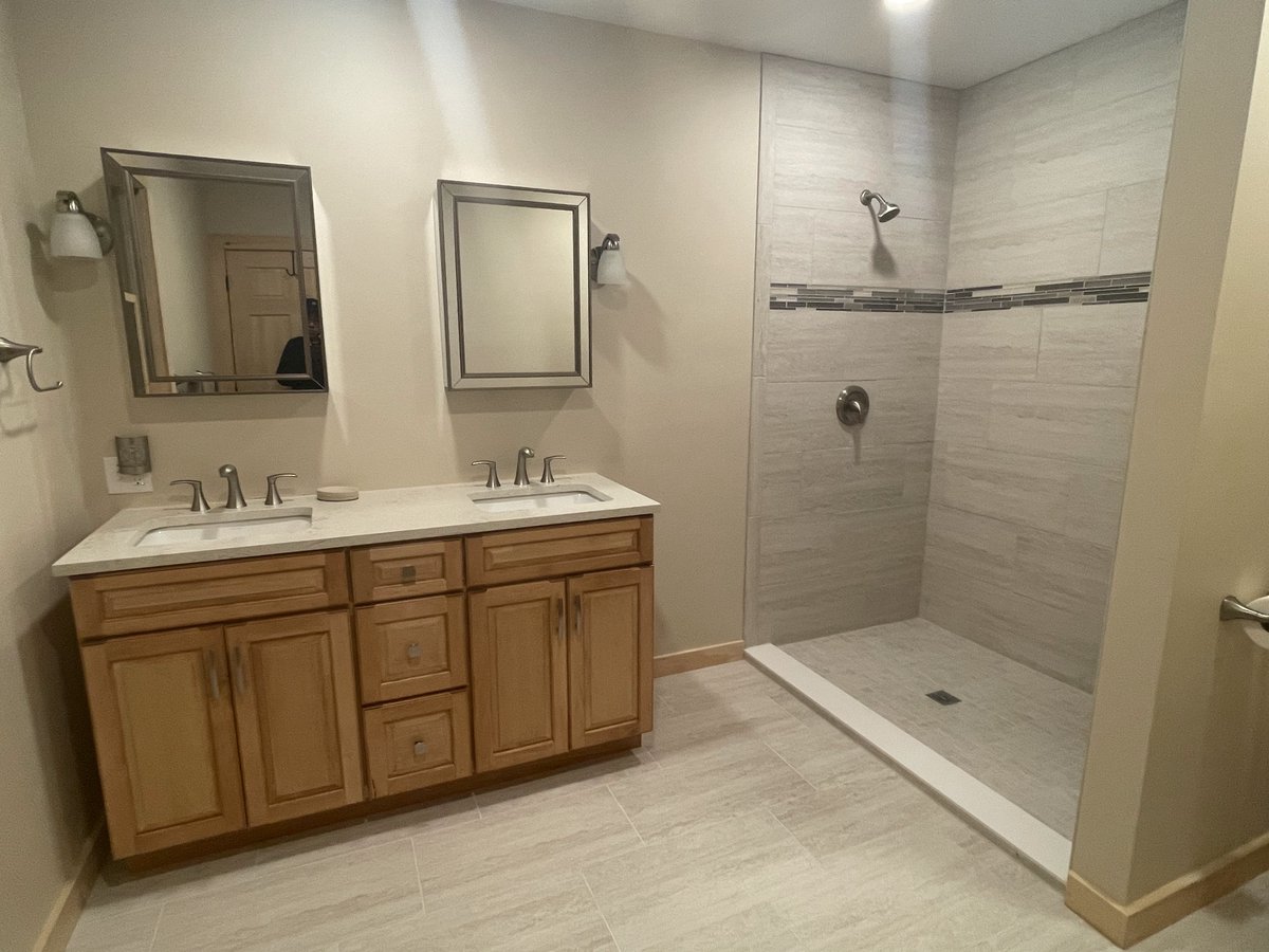 CabinetStoreInc's tweet photo. Spring is in the air and the weather is just perfect to start that bathroom renovation project you’ve been dreaming about!
#cabinetstoreinc #marlboro #newyork #hudsonvalley #springisintheair #bathroomdesign #bathroomremodel #kraftmaidvantage #doublevanity https://t.co/p9GQOTWTK8