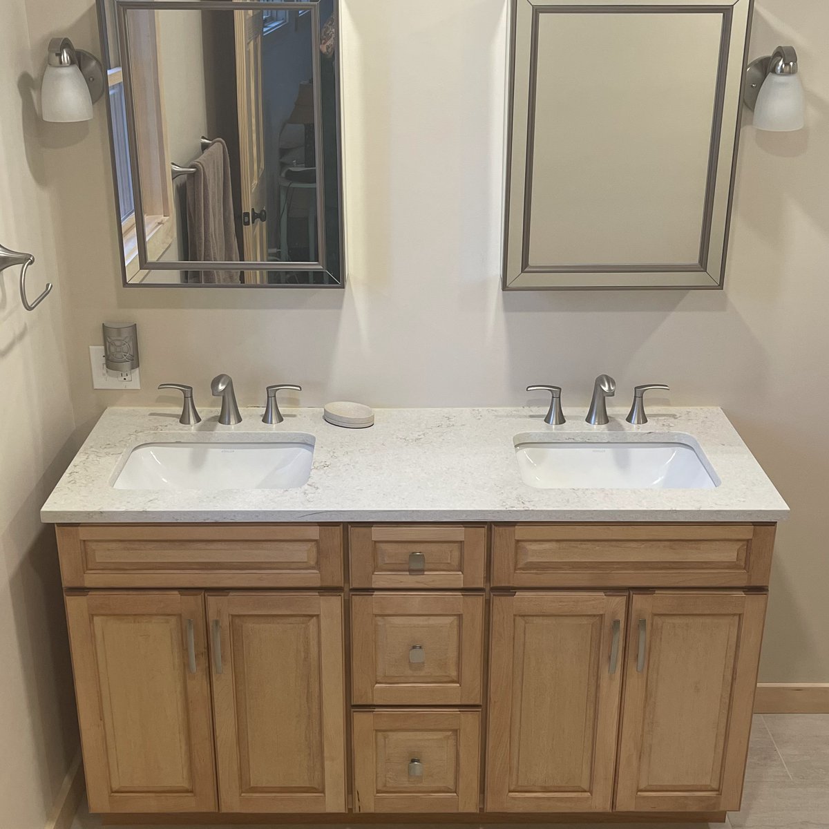 CabinetStoreInc's tweet photo. Spring is in the air and the weather is just perfect to start that bathroom renovation project you’ve been dreaming about!
#cabinetstoreinc #marlboro #newyork #hudsonvalley #springisintheair #bathroomdesign #bathroomremodel #kraftmaidvantage #doublevanity https://t.co/p9GQOTWTK8