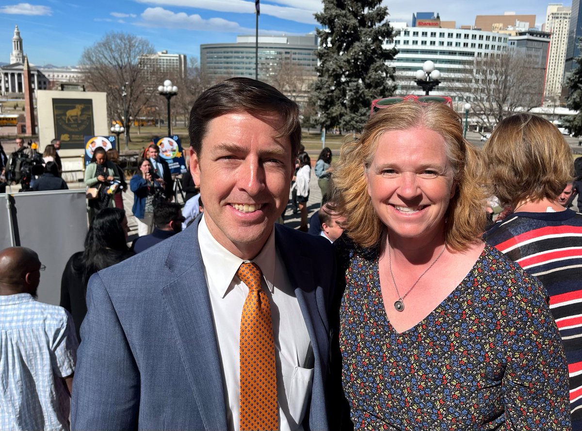 Parent_Possible's tweet photo. @GovofCO and others celebrate the introduction of HB22-1295 that will create the Department of Early Childhood @ColoradoKidsOrg @COBeginnings #coleg https://t.co/SfX8aj2tBu