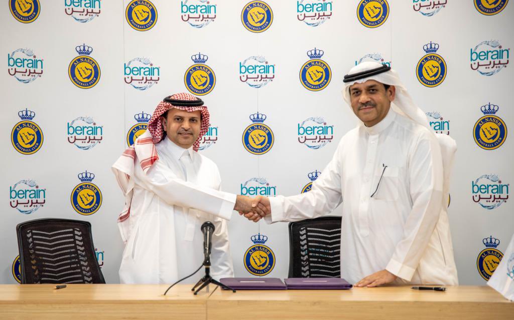 Berain_water's tweet photo. أهلًا بالعالمي نادي #النصر شريكًا لـ #بيرين 💛💙
 
#بيرين_في_الملعب
#المياه_الرسميه_للكره_السعوديه https://t.co/214d92qlNO