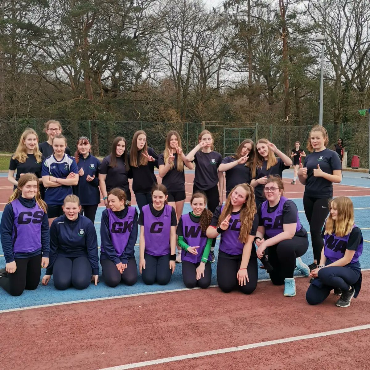 Gêm olaf y gynghrair ✅✅
Diolch yn fawr i bawb a oedd wedi cymryd rhan yn y gynghrair y flwyddyn hon! Gemau olaf yn erbyn Rougemont heno a 🌟 y gêmau oedd Bl 8 Amelia B, Bl 9 Phoebe P a Bl 10 Gwenno W!
Da iawn i chi gyd! 👍
<a href="/YsgolGwynllyw/">Ysgol Gymraeg Gwynllyw</a> <a href="/MissRhJamesYGG/">RMJ Pennaeth Cynnydd y 6ed Ysgol Gymraeg Gwynllyw</a> <a href="/mrslewissaesneg/">MGL Pennaeth Cynnydd/ Progress Lead Bl/Yr 10 &11</a>