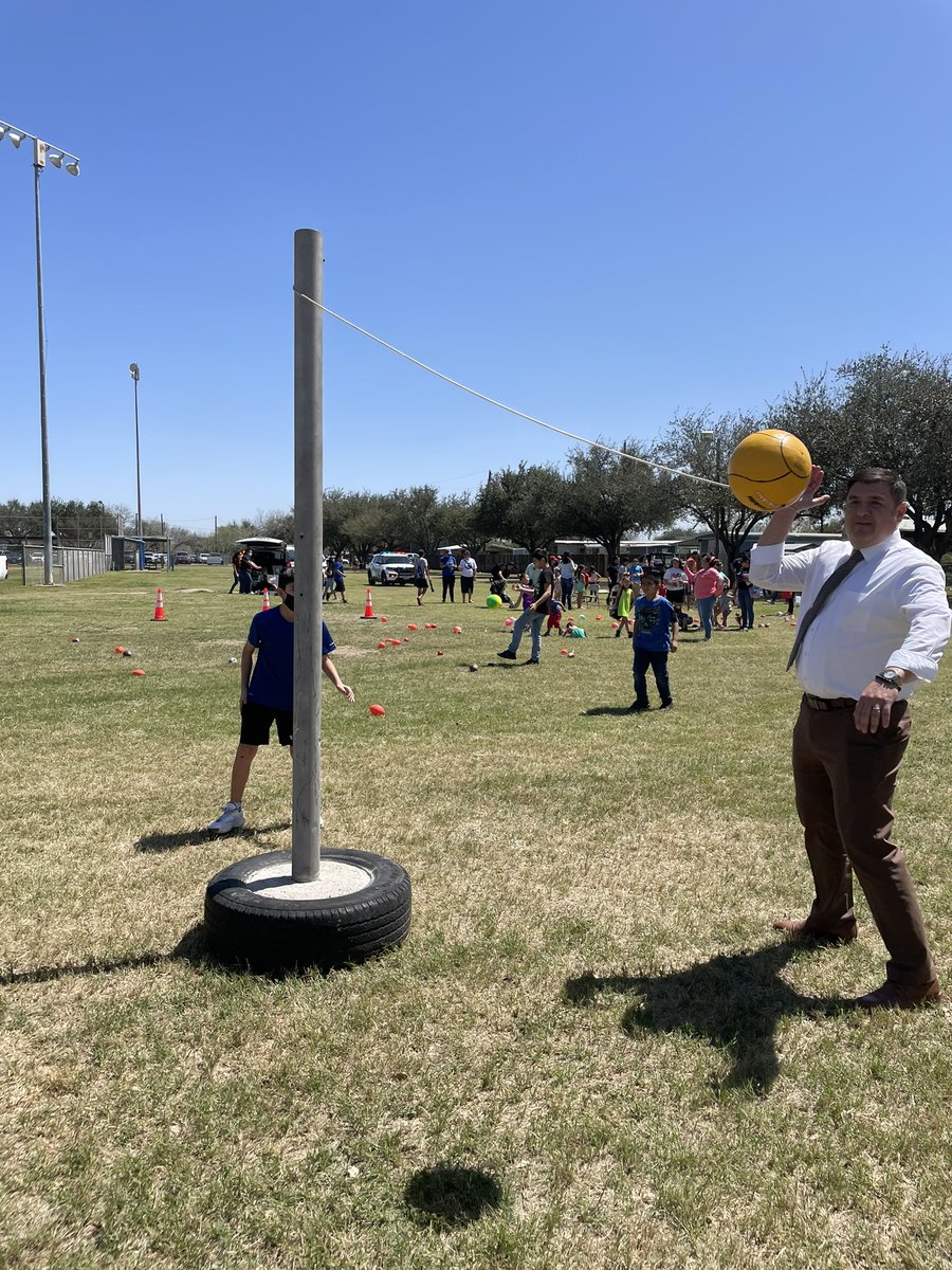 CityOfMissionTX's tweet photo. Missionβs Spring πΊ Break Staycation is in full swing at Nell Tolle Park! Join us until 3pm. #MissionFun π€©π₯³π https://t.co/hHhSuo3qQ4