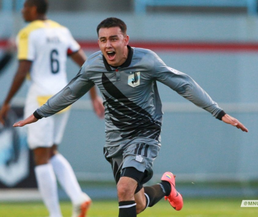mgoldknopf's tweet photo. @Migue10Ibarra Happy Birthday Batman! π¦π #Alwaysaloon https://t.co/sicbOXnRNj