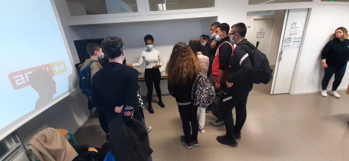 Une journée à l'université de Rouen pour 50 de nos 3emes. Une journée riche et enthousiasmante pour travailler l'ambition, la motivation et la mobilité psychique. Merci à Shirley Roussel et aux étudiantes de l'AFEV pour leur accueil ! <a href="/AfevFrance/">Afev</a> <a href="/univrouen/">Université de Rouen Normandie</a>