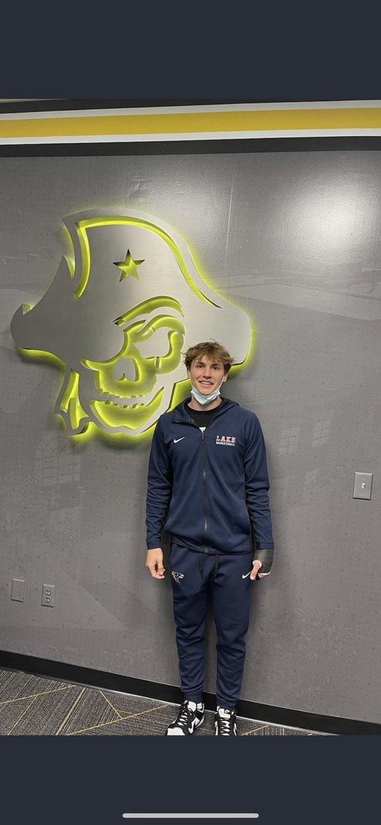 von wells tweet media