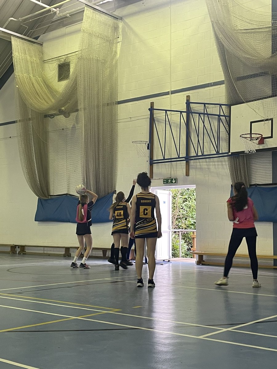Well done to our senior netballers who secured a win against Bohunt. Oppositions players: Dylan HJ, Players player: Eva, Coaches player: Ruby! Well done all. 🤩