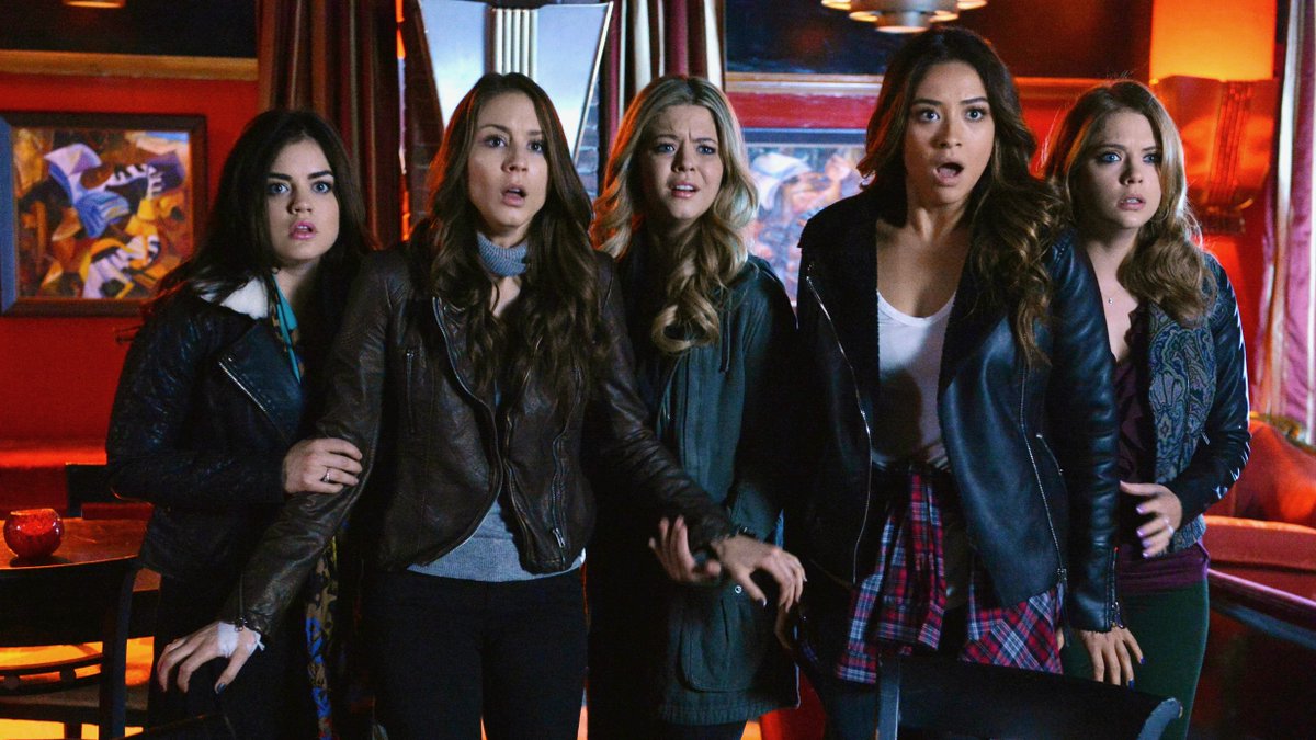 streamonmax's tweet photo. It’s all fun and games until A decides otherwise. #prettylittleliars https://t.co/UrypXlRWSD
