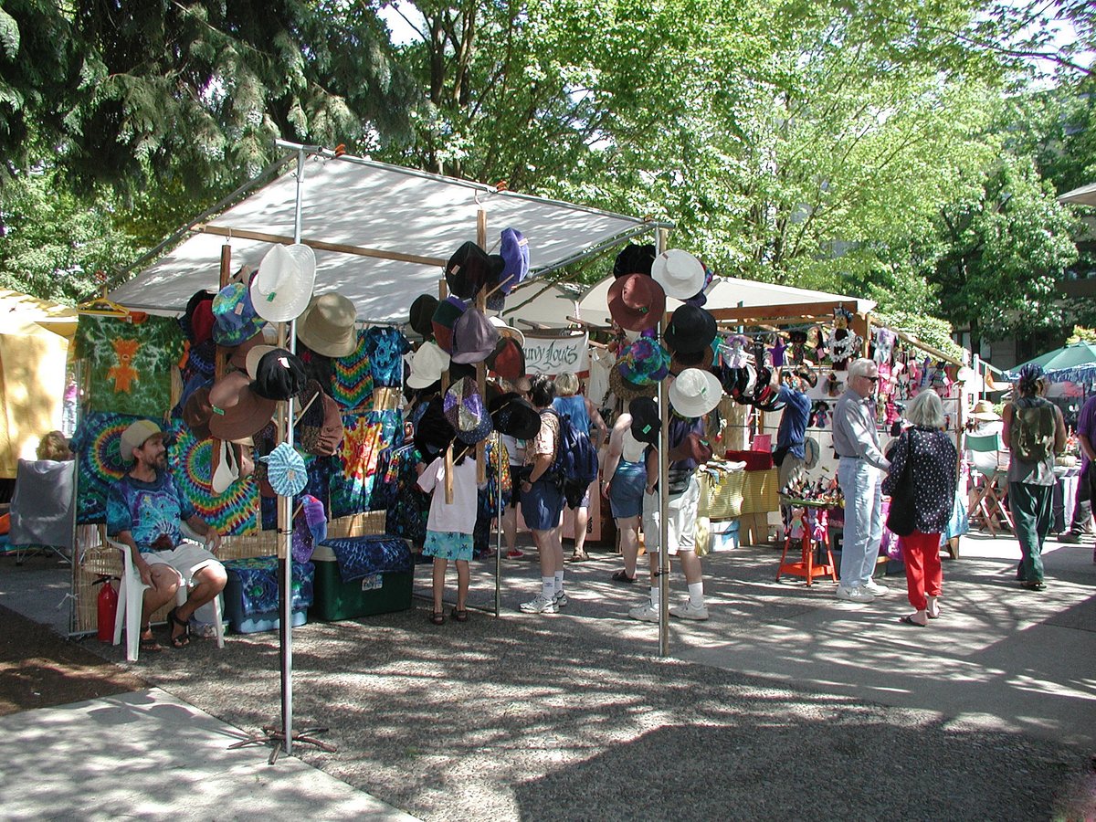 ✨ Art and craft vendors wanted!

🎉 We're looking for local artisans to sell their quality arts, crafts and goods at this summer’s Eugene Riverfront Festival.

📝 Deadline to apply is March 25. Learn more: eugene22.com/riverfrontfest…