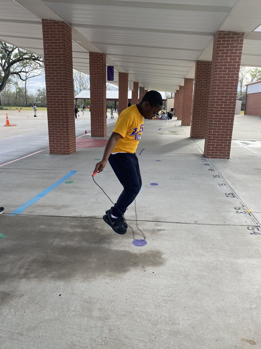 CoachA_physed's tweet photo. My Ss are working so hard to meet their jump rope goals this week! My kinders are even helping each other improve by giving specific feedback using our cues! We are having a blast but my knees will be begging for mercy by the end of the week! ๐ #physed #physedrocks https://t.co/LhxzYq9wPR