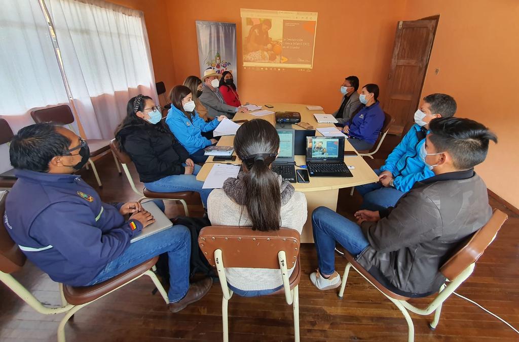 #SOCIAL | Desarrollamos la Mesa Intersectorial junto a  <a href="/InfanciaEc/">Ecuador Crece Sin Desnutrición Infantil 🇪🇨</a>, en donde se realiza un seguimiento a las acciones desarrolladas durante todo el mes por parte de las instituciones del Ejecutivo Desconcentrado, en beneficio de la niñez de cero a dos años y madres gestantes.
