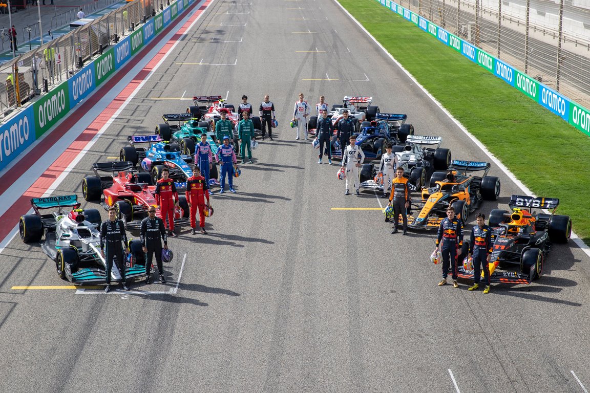 GranPremio01's tweet photo. FÓRMULA 1 2022: TODO LO QUE HAY QUE SABER
Este fin de semana arranca el campeonato de la Máxima en Bahréin, donde se estrena un drástico cambio de reglamento técnico. Todos los detalles en este informe.
https://t.co/YKuLYHoObK https://t.co/1ebf7MOo3r