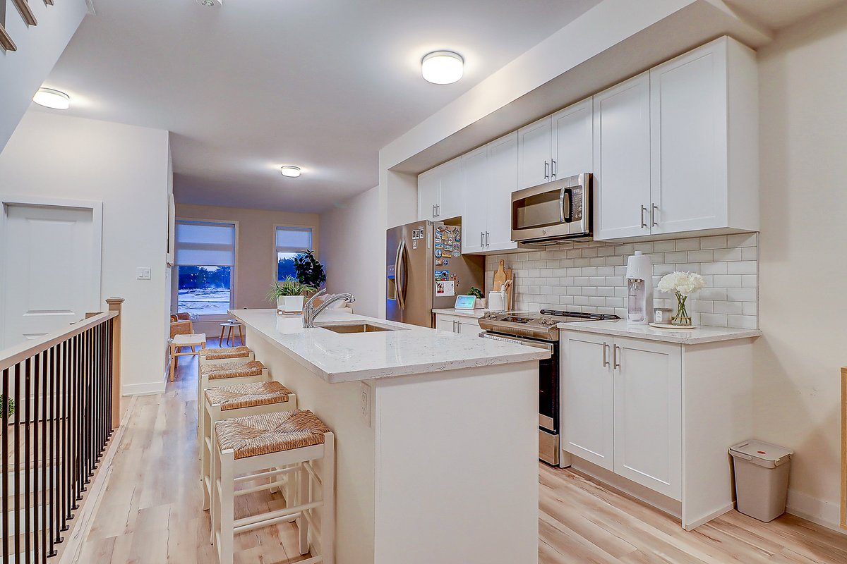 farida_haque's tweet photo. SOLD!  321k Over asking!!

2668 Castlegate Crossing

A newly built contemporary townhouse in Duffin Heights.  An open concept 3+1 bedroom, 4 washroom townhome Situated in a family friendly neighbourhood.

Contact Zamal Hossain at (416) 553-6780. For all your Real Estate Needs! https://t.co/CQzH7sBYQm
