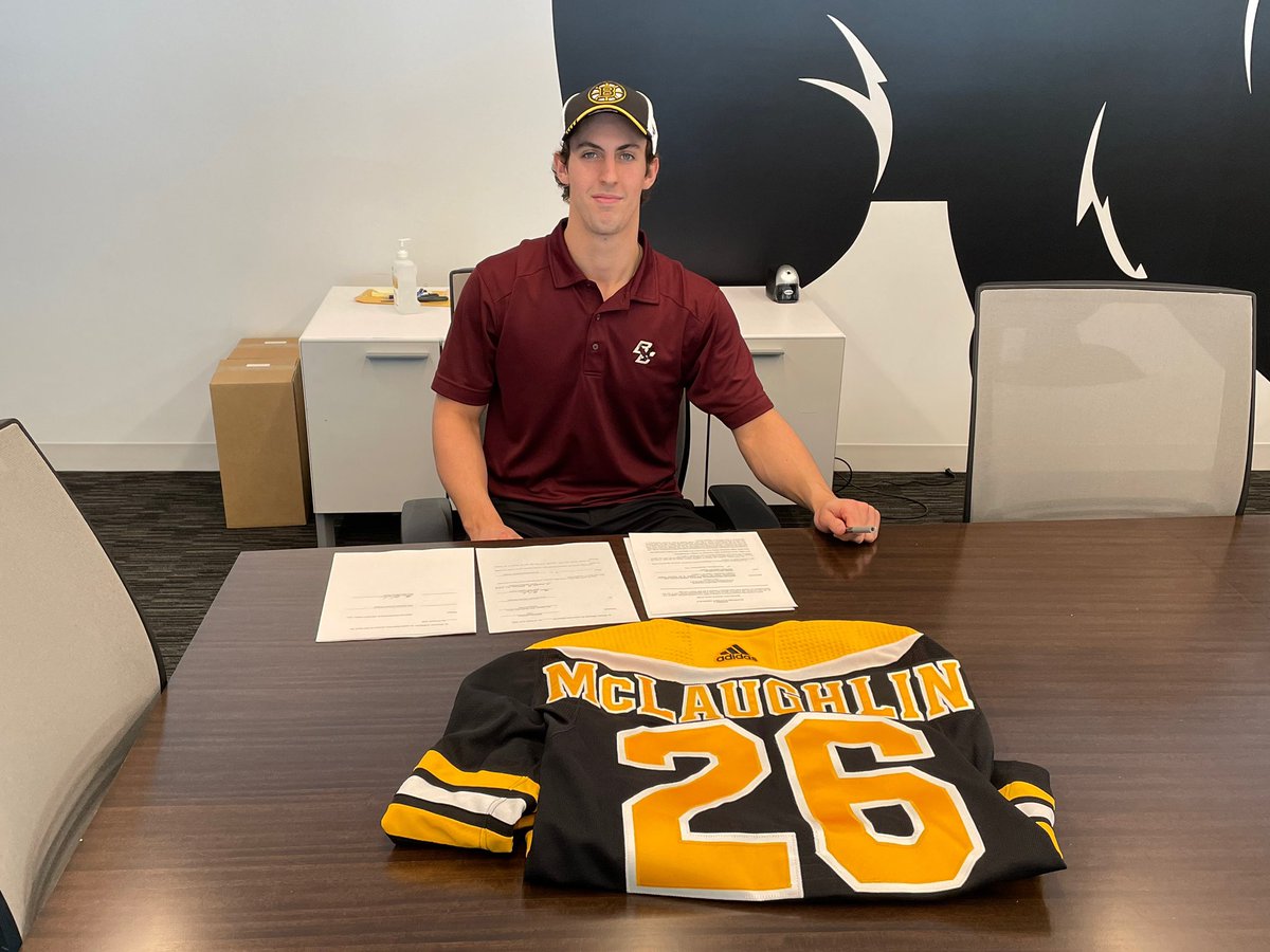 Sticking around town. 🖊