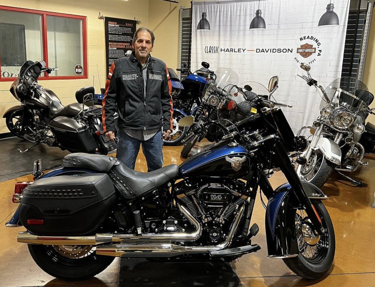 CHDofReading's tweet photo. Congratulations Mike on your 2018 FLHCS ANV 115th anniversary edition Heritage Classic! Thank you so much for working with me!
#harleydavidson #heritageclassic #milwaukee8 #limitedproduction #classicharley https://t.co/MkTiD89TcM