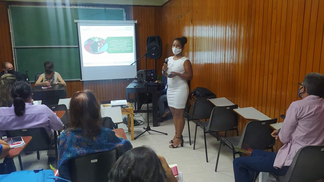 EmpresaCubatel's tweet photo. Expone #CubatelSA rol en el desarrollo de la infraestructura de telecomunicaciones (proyecto CAEI), de la mano de la Directora de Operaciones de nuestra entidad. #CubatelSAenlaInformatización
@MINCOMCuba @GEIC_DICE @JavierG78246455 @Ignacio66796359 https://t.co/6zEaEK0ygn