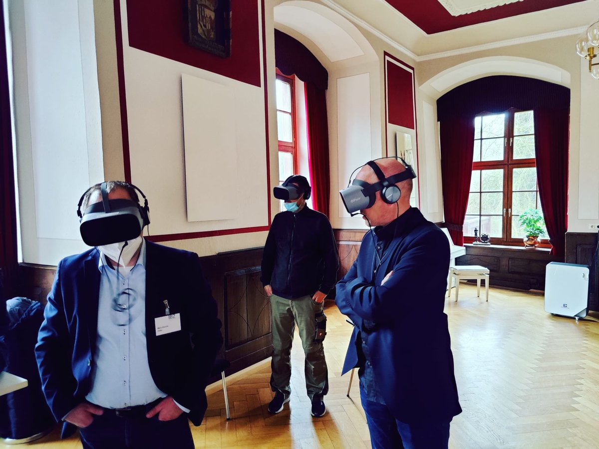 VRandPolice's tweet photo. Monday evening an interesting seminar organised by @ipaiac started, after a first full working day we hear very positive and creative echos from #Gimborn on #VR #police #training and a European VR Police Network #VRPN more info 👇🏽
https://t.co/N1sYCK3Wu7 https://t.co/PEbWSbyqq5