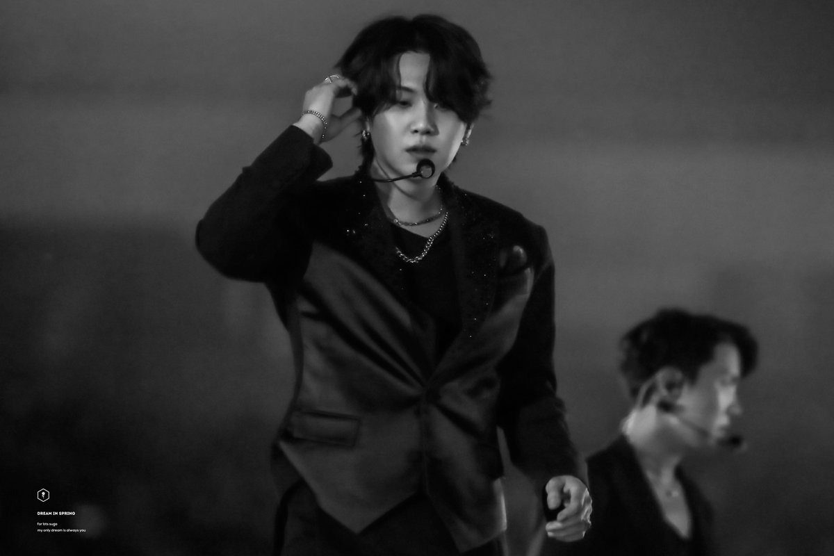 spring030993's tweet photo. 220313 PTD in SEOUL [Day 3]

🖤🦢🖤🦢🖤🦢 

#SUGA #슈가 #シュガ
#BTS  #방탄소년단  @BTS_twt https://t.co/CGEyXV2QYl