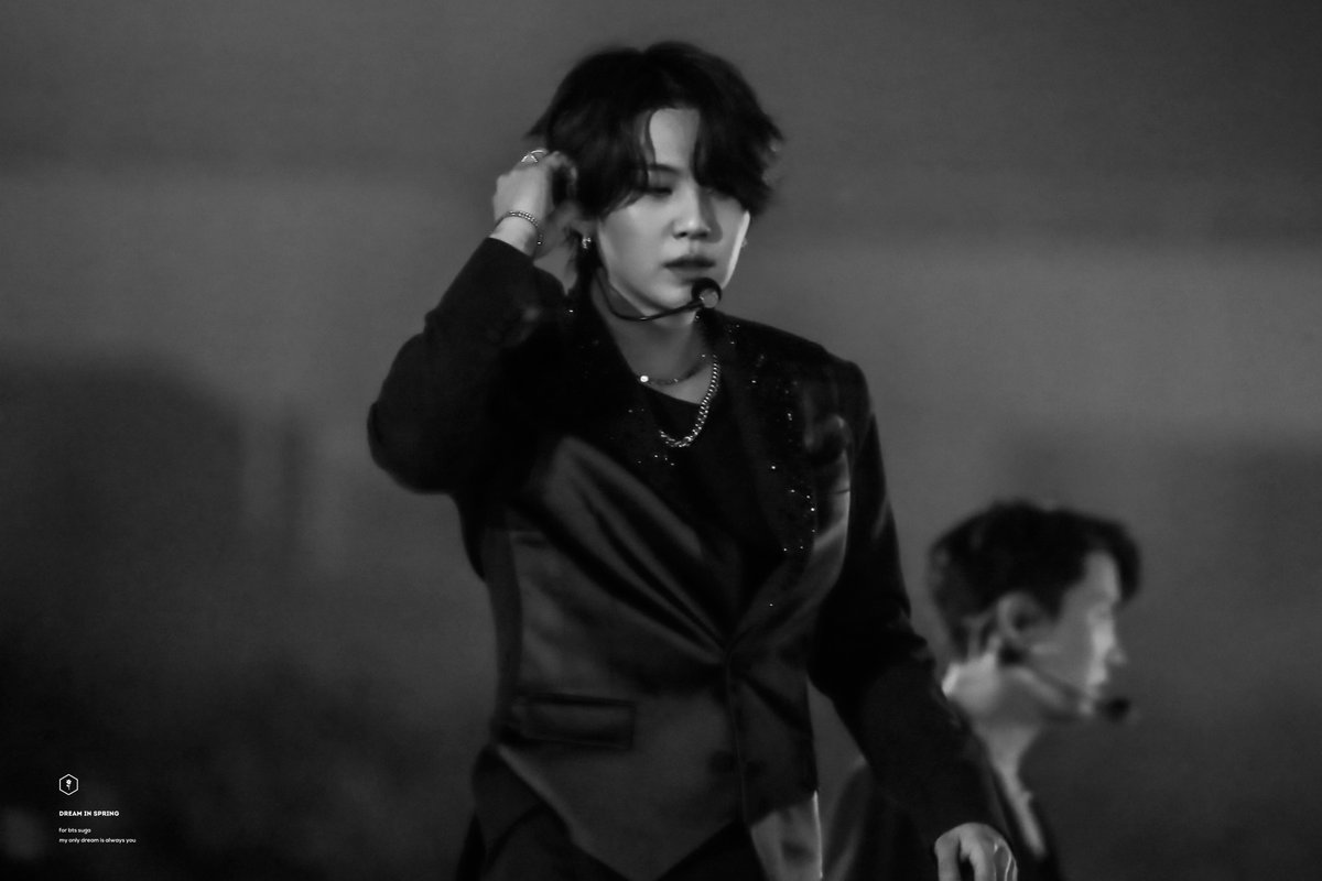 spring030993's tweet photo. 220313 PTD in SEOUL [Day 3]

🖤🦢🖤🦢🖤🦢 

#SUGA #슈가 #シュガ
#BTS  #방탄소년단  @BTS_twt https://t.co/CGEyXV2QYl